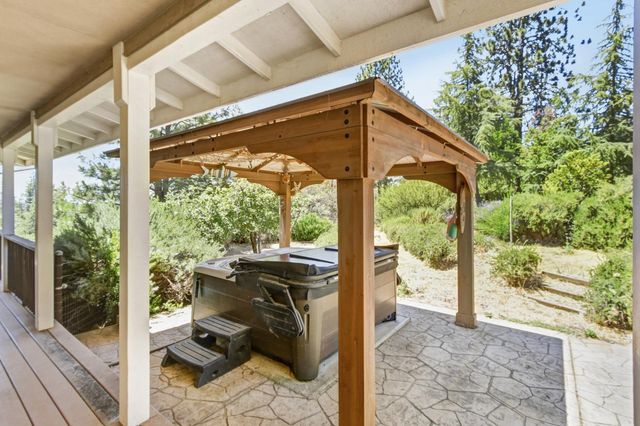 15502 E Meadowlark Ln, Sutter Creek, CA 95685