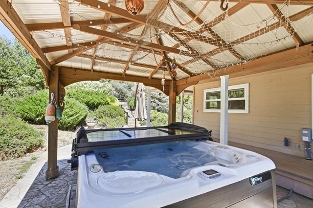 15502 E Meadowlark Ln, Sutter Creek, CA 95685