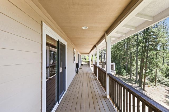 15502 E Meadowlark Ln, Sutter Creek, CA 95685