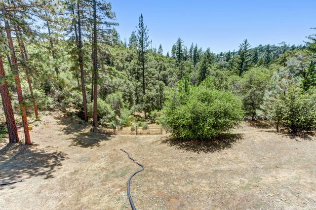 15502 E Meadowlark Ln, Sutter Creek, CA 95685
