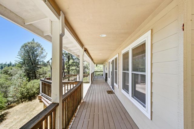 15502 E Meadowlark Ln, Sutter Creek, CA 95685
