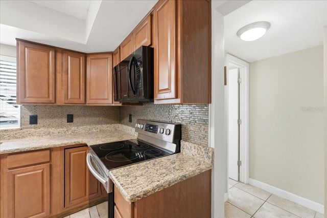 660 AVENUE N SE, Winter Haven, FL 33880