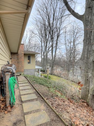 13760 Lakeshore Drive, Grand Haven, MI 49417