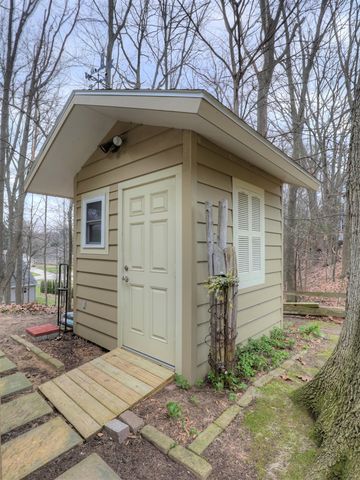 13760 Lakeshore Drive, Grand Haven, MI 49417