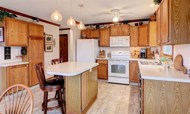 13760 Lakeshore Drive, Grand Haven, MI 49417