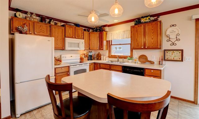 13760 Lakeshore Drive, Grand Haven, MI 49417