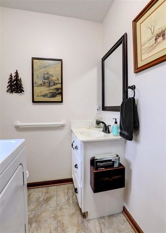 13760 Lakeshore Drive, Grand Haven, MI 49417