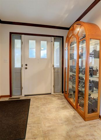 13760 Lakeshore Drive, Grand Haven, MI 49417