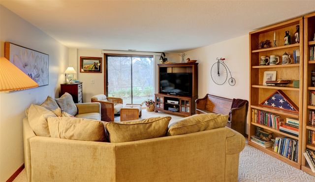 13760 Lakeshore Drive, Grand Haven, MI 49417