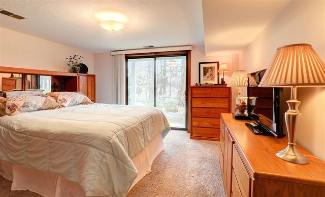 13760 Lakeshore Drive, Grand Haven, MI 49417