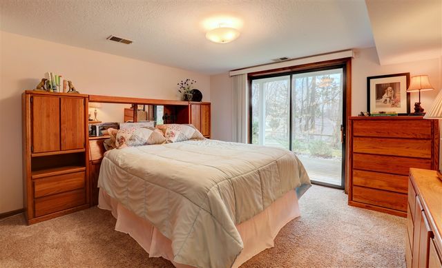 13760 Lakeshore Drive, Grand Haven, MI 49417