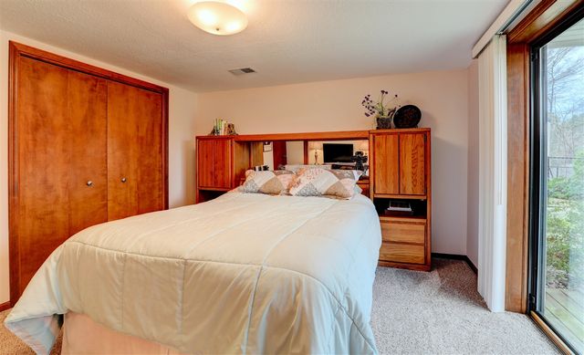 13760 Lakeshore Drive, Grand Haven, MI 49417