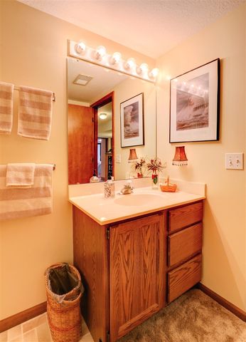 13760 Lakeshore Drive, Grand Haven, MI 49417