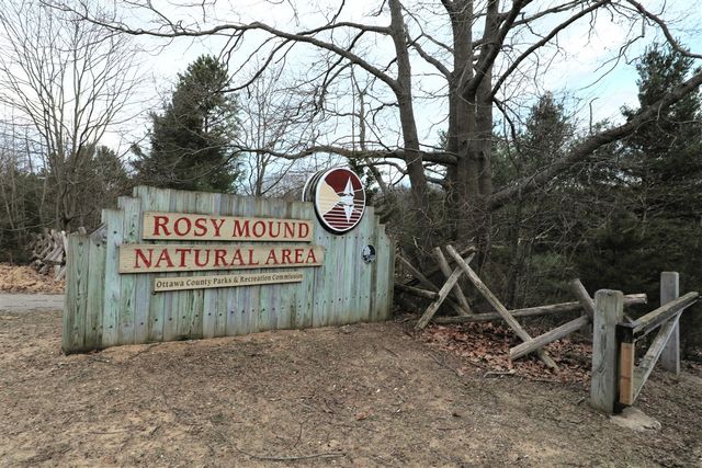 13760 Lakeshore Drive, Grand Haven, MI 49417