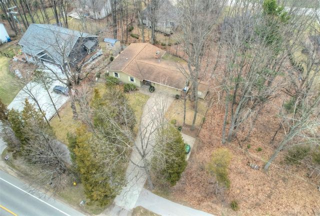 13760 Lakeshore Drive, Grand Haven, MI 49417