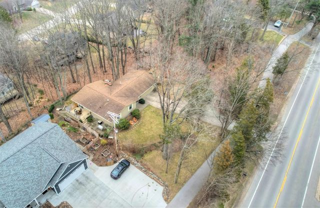 13760 Lakeshore Drive, Grand Haven, MI 49417