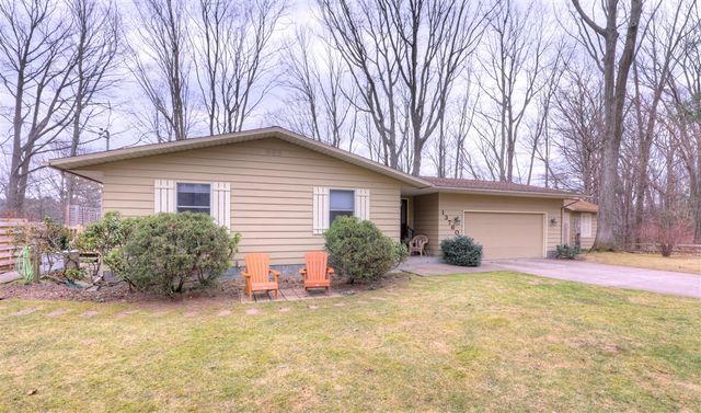 13760 Lakeshore Drive, Grand Haven, MI 49417