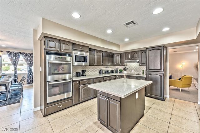 7171 Hinson Street, Las Vegas, NV 89118