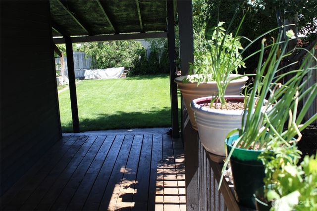 1415 Cherry St, Oroville, WA 98844