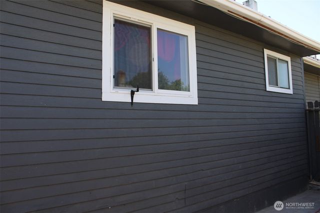 1415 Cherry St, Oroville, WA 98844