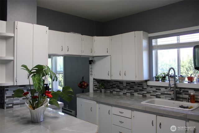 1415 Cherry St, Oroville, WA 98844