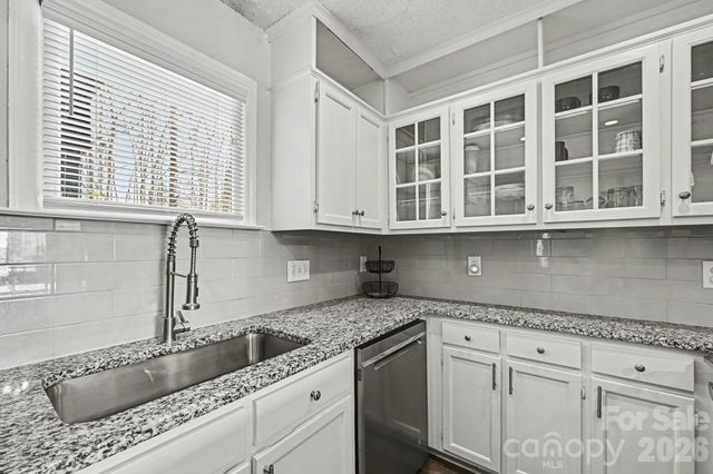 9041 J M Keynes Drive 1, Charlotte, NC 28262