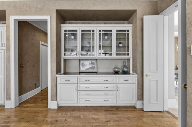 2108 W 115th Street, Leawood, KS 66211