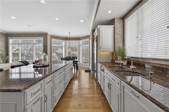 2108 W 115th Street, Leawood, KS 66211