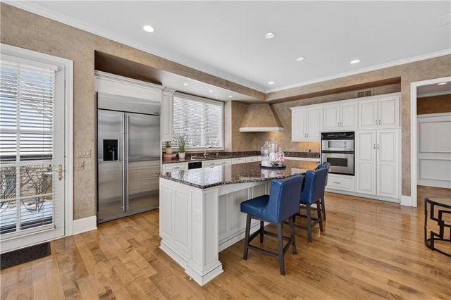 2108 W 115th Street, Leawood, KS 66211