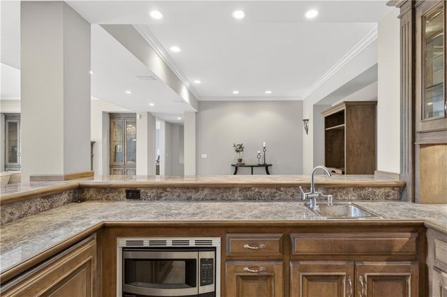 2108 W 115th Street, Leawood, KS 66211