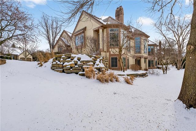 2108 W 115th Street, Leawood, KS 66211