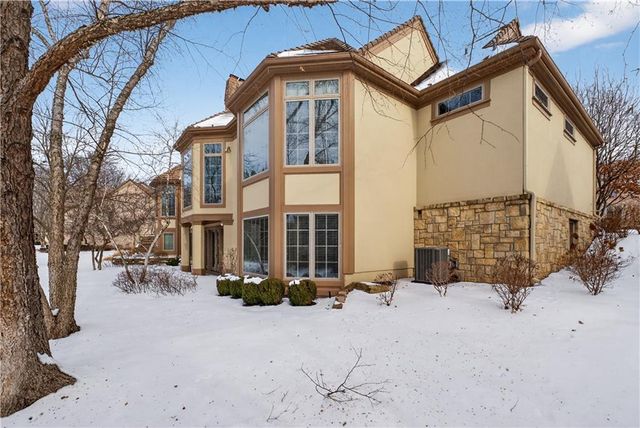 2108 W 115th Street, Leawood, KS 66211