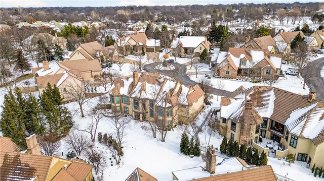 2108 W 115th Street, Leawood, KS 66211