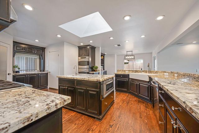 6100 Woodhaven Ave, Carmichael, CA 95608