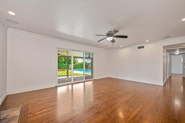 6100 Woodhaven Ave, Carmichael, CA 95608