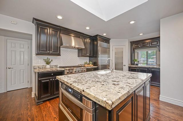 6100 Woodhaven Ave, Carmichael, CA 95608