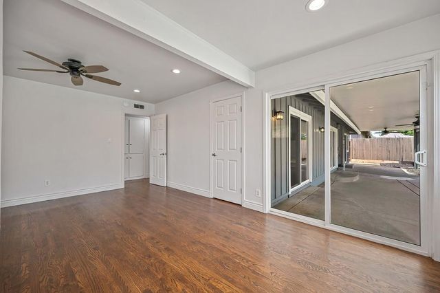 6100 Woodhaven Ave, Carmichael, CA 95608