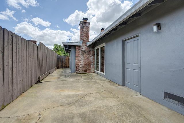 6100 Woodhaven Ave, Carmichael, CA 95608