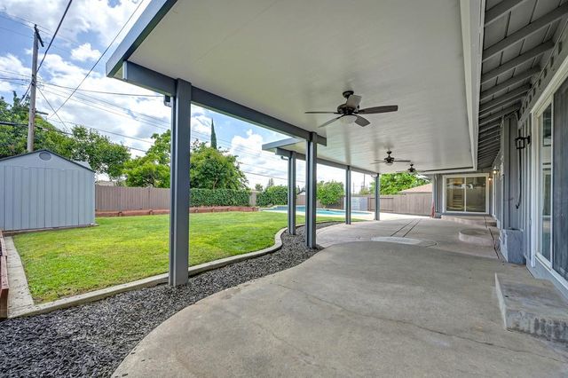 6100 Woodhaven Ave, Carmichael, CA 95608