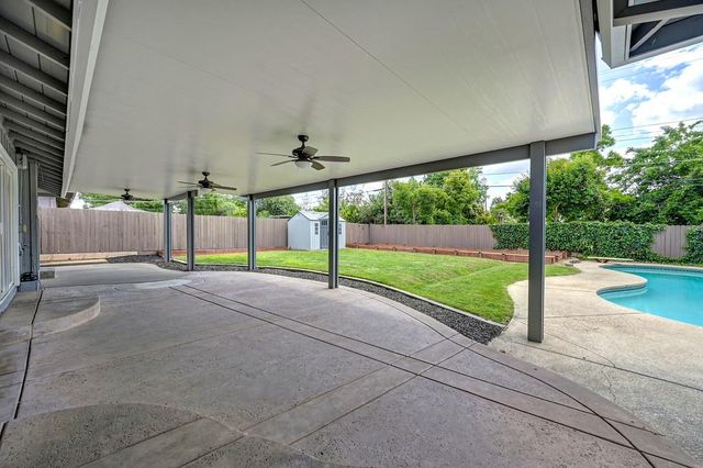 6100 Woodhaven Ave, Carmichael, CA 95608
