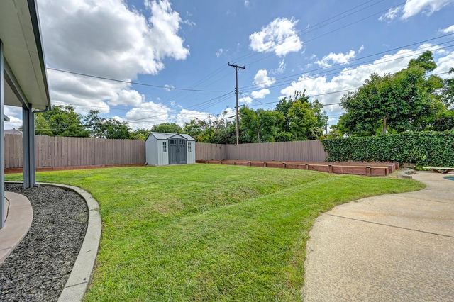 6100 Woodhaven Ave, Carmichael, CA 95608