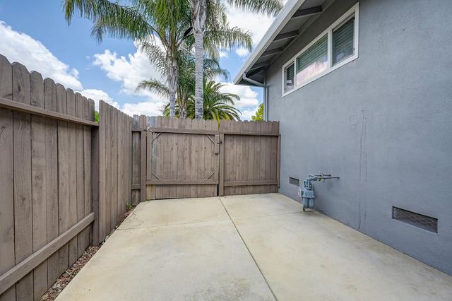 6100 Woodhaven Ave, Carmichael, CA 95608