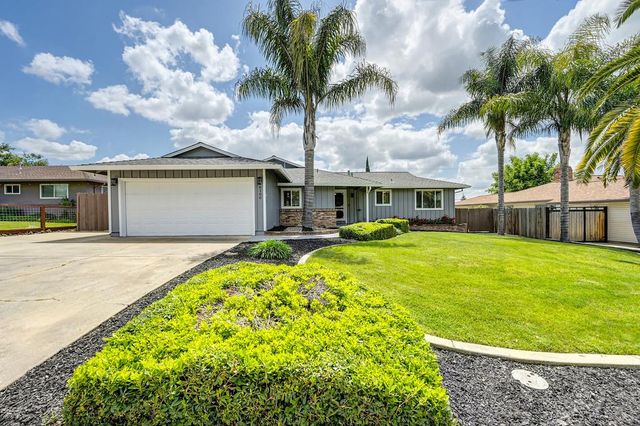 6100 Woodhaven Ave, Carmichael, CA 95608