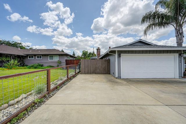 6100 Woodhaven Ave, Carmichael, CA 95608