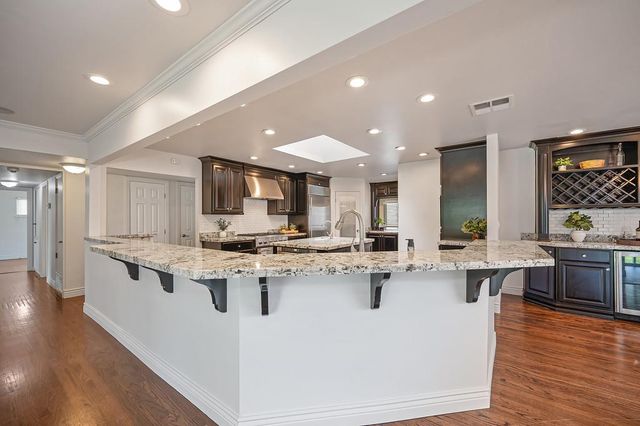 6100 Woodhaven Ave, Carmichael, CA 95608