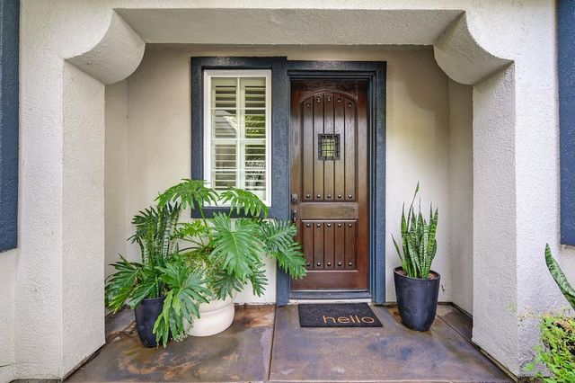 1011 Waterford Dr, West Sacramento, CA 95605