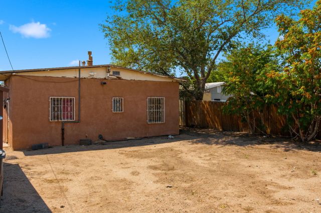1204 John Street SE, Albuquerque, NM 87102