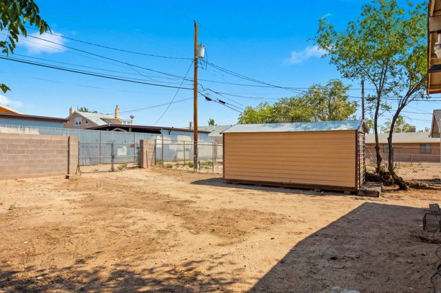 1204 John Street SE, Albuquerque, NM 87102