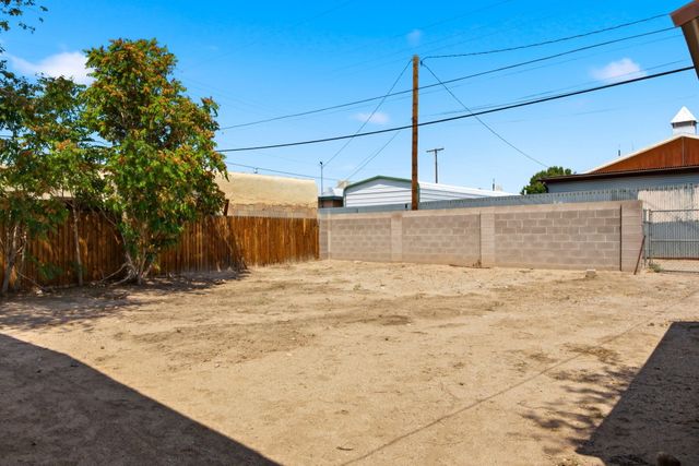 1204 John Street SE, Albuquerque, NM 87102