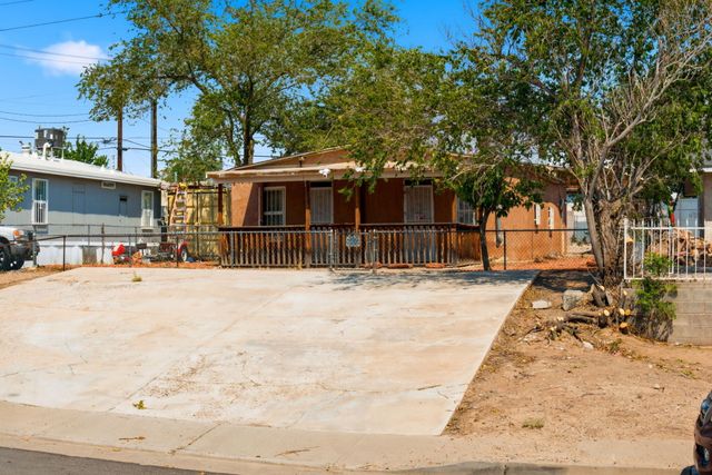 1204 John Street SE, Albuquerque, NM 87102